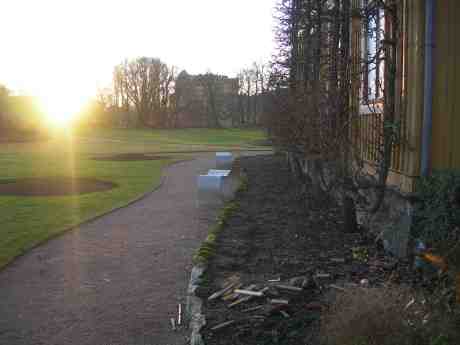 Trädgårdsföreningen åt väster från Direktörsvillan. Julaftonslördag 24 december 2011 kl 14.43.