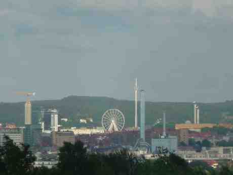 Gothia East Tower växer. Sett från Höstvädersgatan söndag 23 juni 2013 kl 19:38.