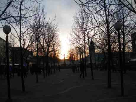  Johanna i Brunnsparken. Tisdag 26 februari 2013 kl 17.21.