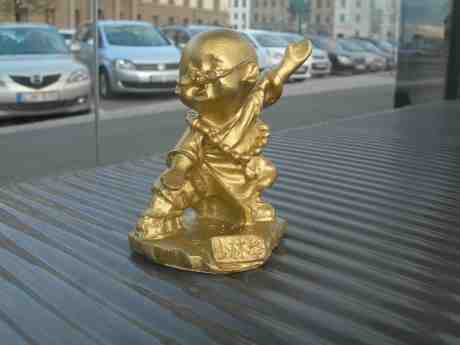 "Kommer inte bussen snart så…"  Packhusplatsen lördag 11 maj 2013 kl 20.24.