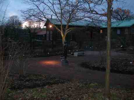 Karin Boye bortgömd men inte bortglömd i Trädgårdsföreningen. Tisdag 5 februari 2013 kl 16.36.