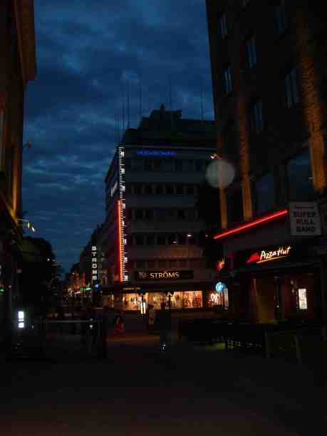 Ströms 14°. Kungsgatan-Västra Hamngatan onsdag 5 juni 2013 kl 22.31.
