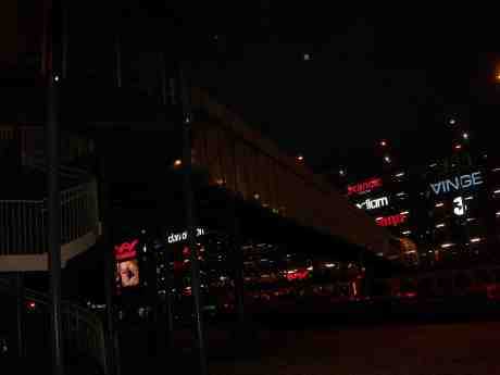 Torsten Henriksons gångbro mot Östra Nordstan. Fredag 25 januari 2013 kl 16.58.