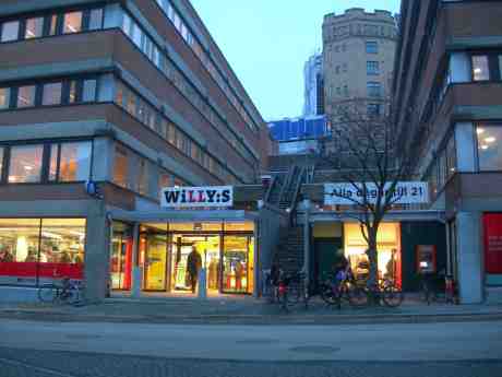 Willys Hvidtfeltsplatsen invigt. Torsdag 14 februari 2013 kl 17.02.