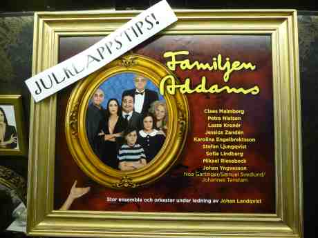 Petra Nielsen i Familjen Addams på Lorensbergsteatern. Nordstan 15 november 2013 kl 17:40.