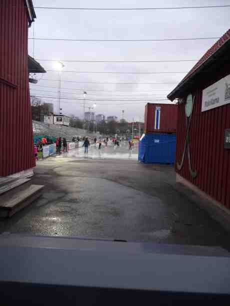 Gothia Towers från Hedens isbana. Söndag 29 december 2013 kl 15:13.