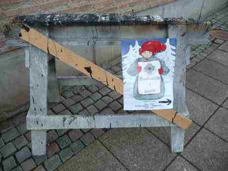 Handslöjd i juletid. Postgatan vid Kronhusbodarna. Första advent söndag 1 december 2013 kl 14:11.