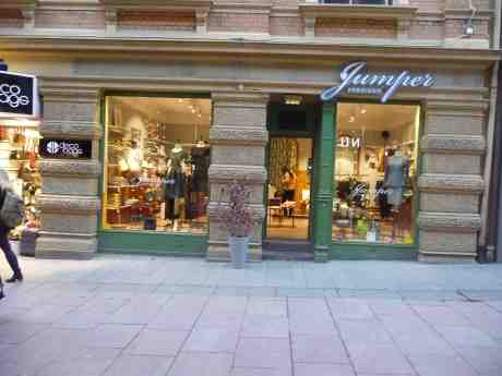 Jumperfabriken har flyttat in i gamla Mauritz Kaffehus' lokaler på Fredsgatan. Måndag 7 oktober 2013 kl 17:52.