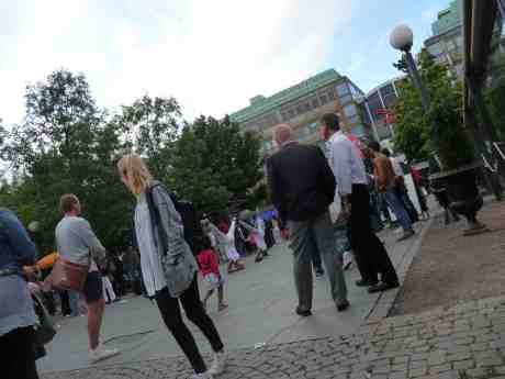 På huvet i Brunnsparken. Onsdag 21 augusti 2013 kl 17:51.