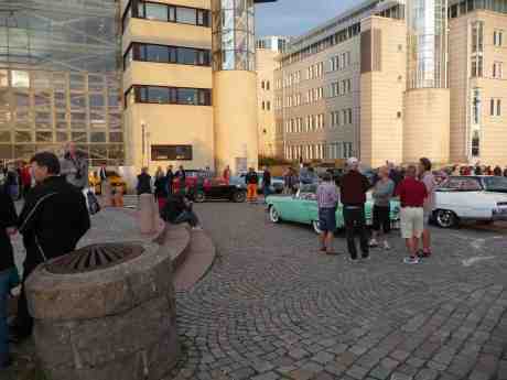 Sista bilträffen för säsongen vid Viking och Lilla Bommen i regi av GMHK, Göteborgs Motorhistoriska Klubb. Onsdag 9 september 2013 kl 18:51.