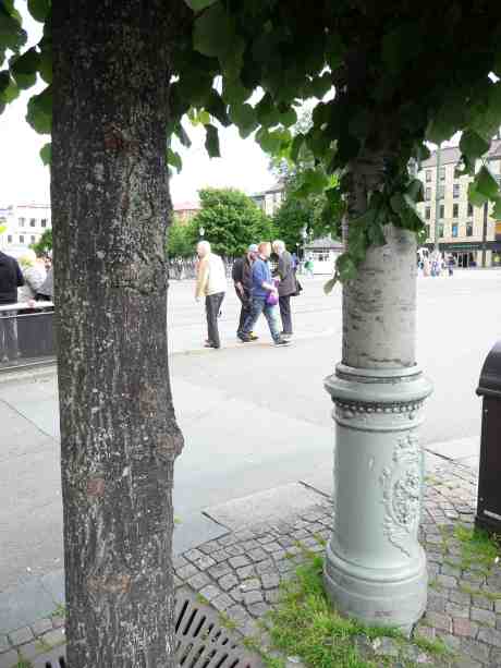 Första smygfotoförbudsdagen. Östra Hamngatan–Södra Hamngatan måndag 1 juli 2013 kl 16:18.