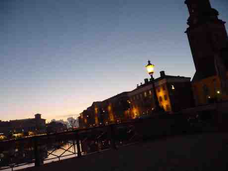 Utsikt från Tyska bron över Stora Hamnkanalen mot hamnen och Göta älv. Onsdag 18 september 2013 kl 19:52.