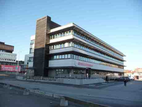 Auktionsverket invigde i dag nya visningalokaler i hamnarbetarnas gamla Asken på Värmlandsgatan 2. Lördag 29 mars 2014 kl 15:58.