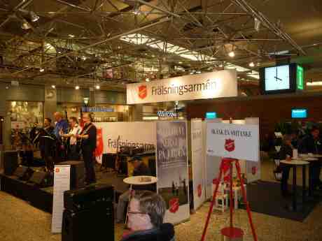 Frälsningsarmén i Nordstan. Torsdag 9 januari 2014 kl 16:00.