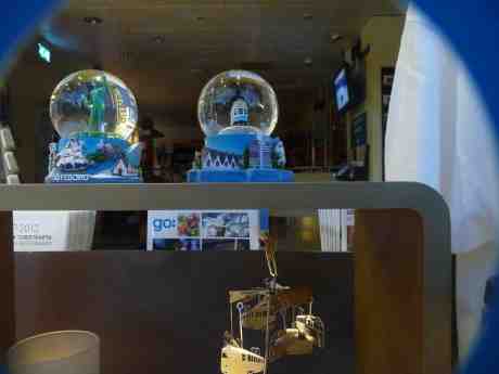 Göteborgs Turistbyrå vid Kungsportsplatsen. Söndag 12 januari 2014 kl 16:16.