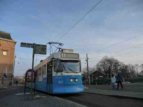 Spårvagn 11 Pompelina som ingen vet vem det är. Drottningtorget söndag 2 februari 2014 kl 15:18.