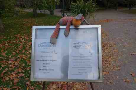 "Skönt att dom stänger sex nu igen för jag orkar inte med mer övertidsarbete i lekparken…" Trädgårdsföreningen måndag 6 oktober 2014 kl 17:45.