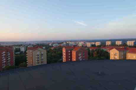 Utsikt från Guldhedstornet där man bl.a. ser Gasklockan, Johannebergskyrkans torn, Johannebergs vattentorn och Lisebergstornet. Måndag 28 juli 2014 kl 21:04.